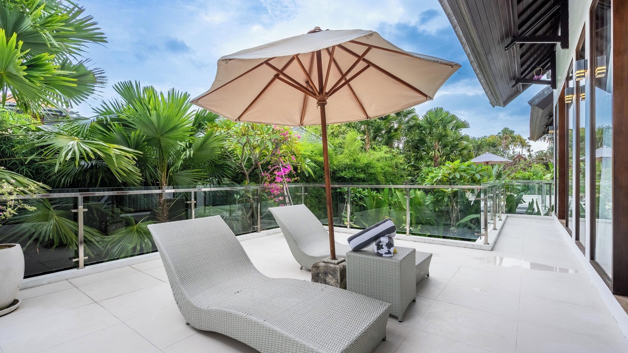 Photo of Patio Balcony in Sunset Road