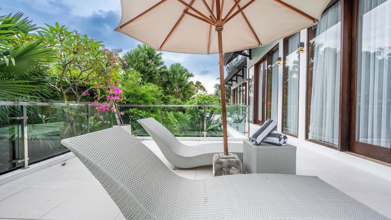 Photo of Patio Balcony in Sunset Road