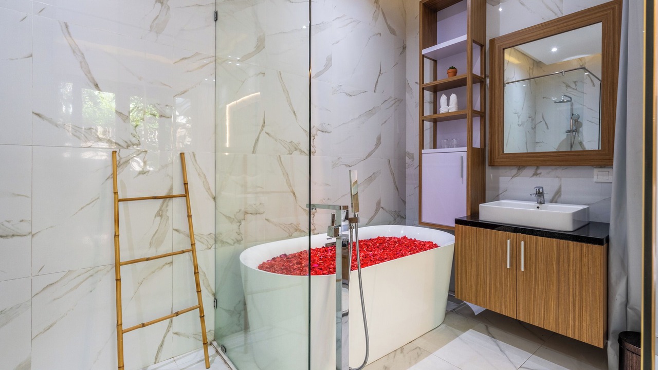 Photo of Bathroom in Sunset Road