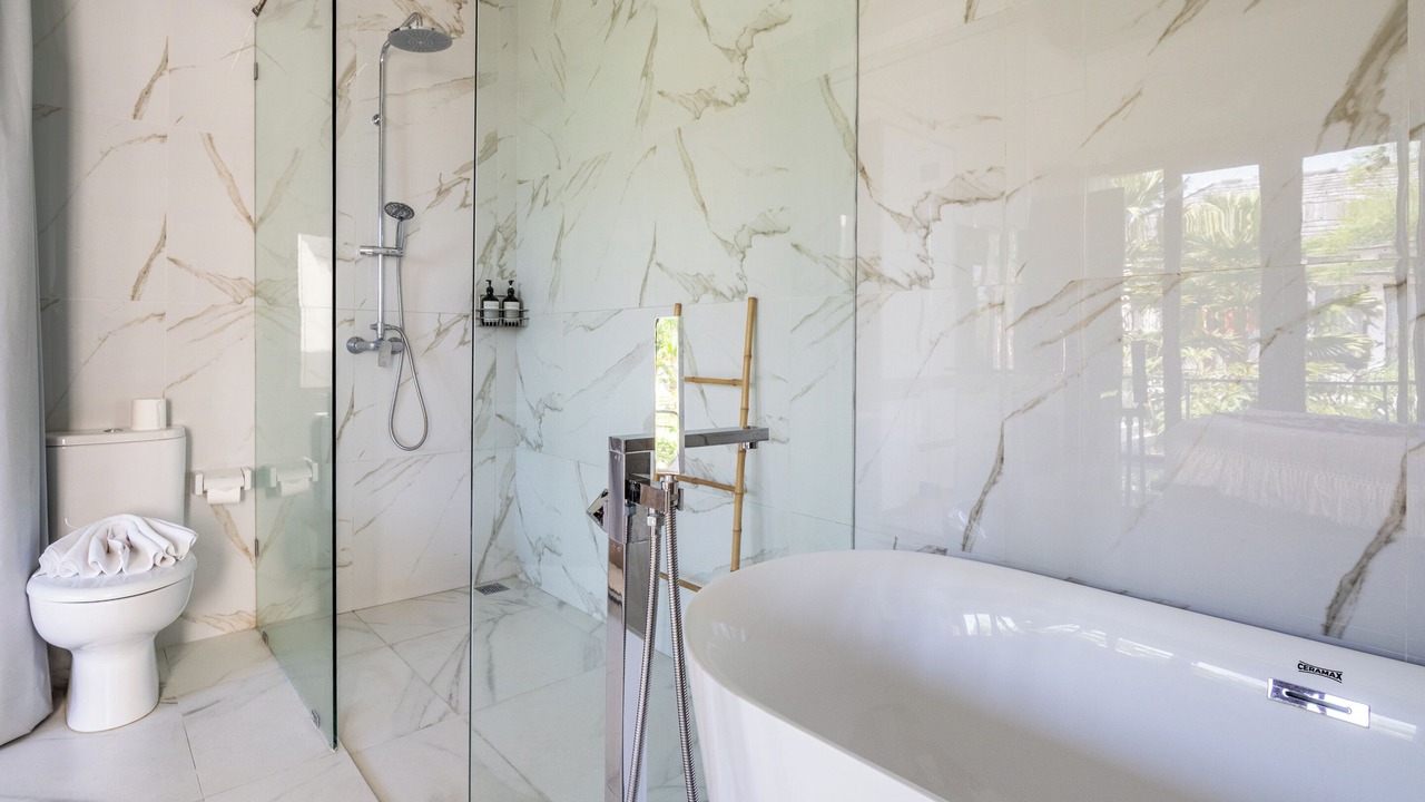 Photo of Bathroom in Sunset Road