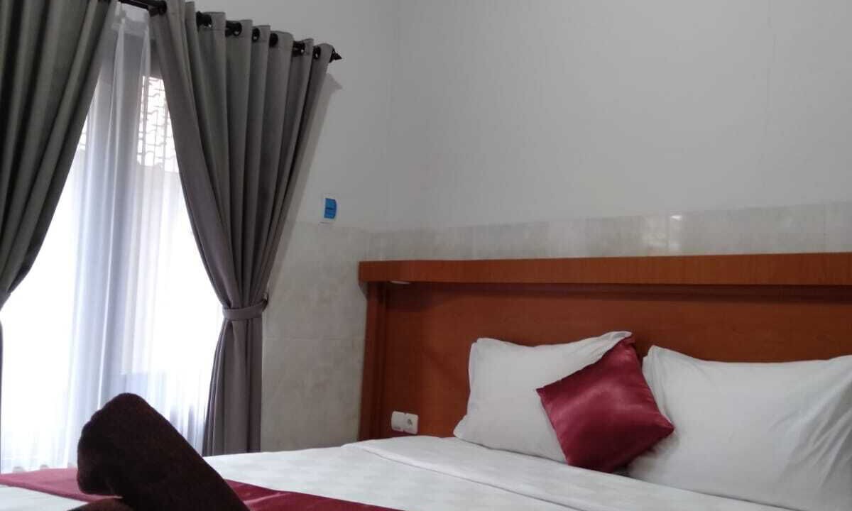 Photo of Bedroom in Kartika Plaza
