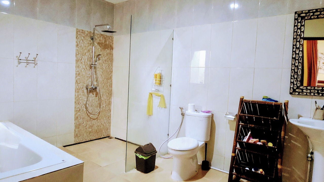 Photo of Bathroom in Babakan