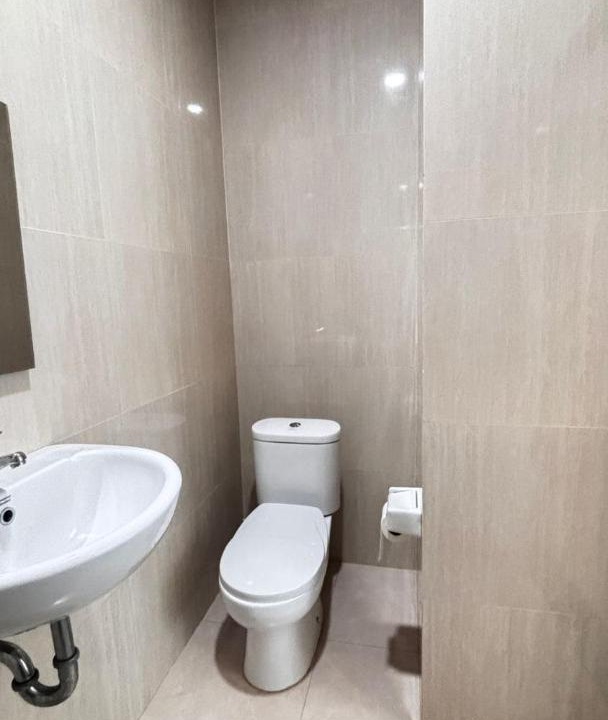 Photo of Bathroom in Kartika Plaza