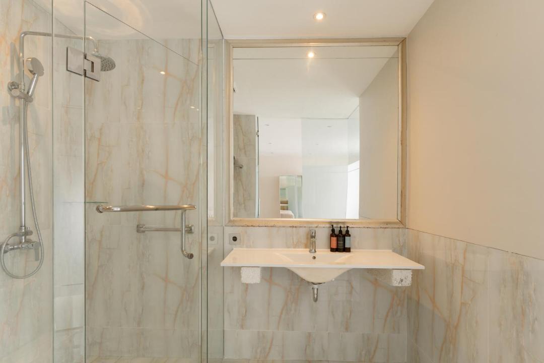 Photo of Bathroom in Sunset Road