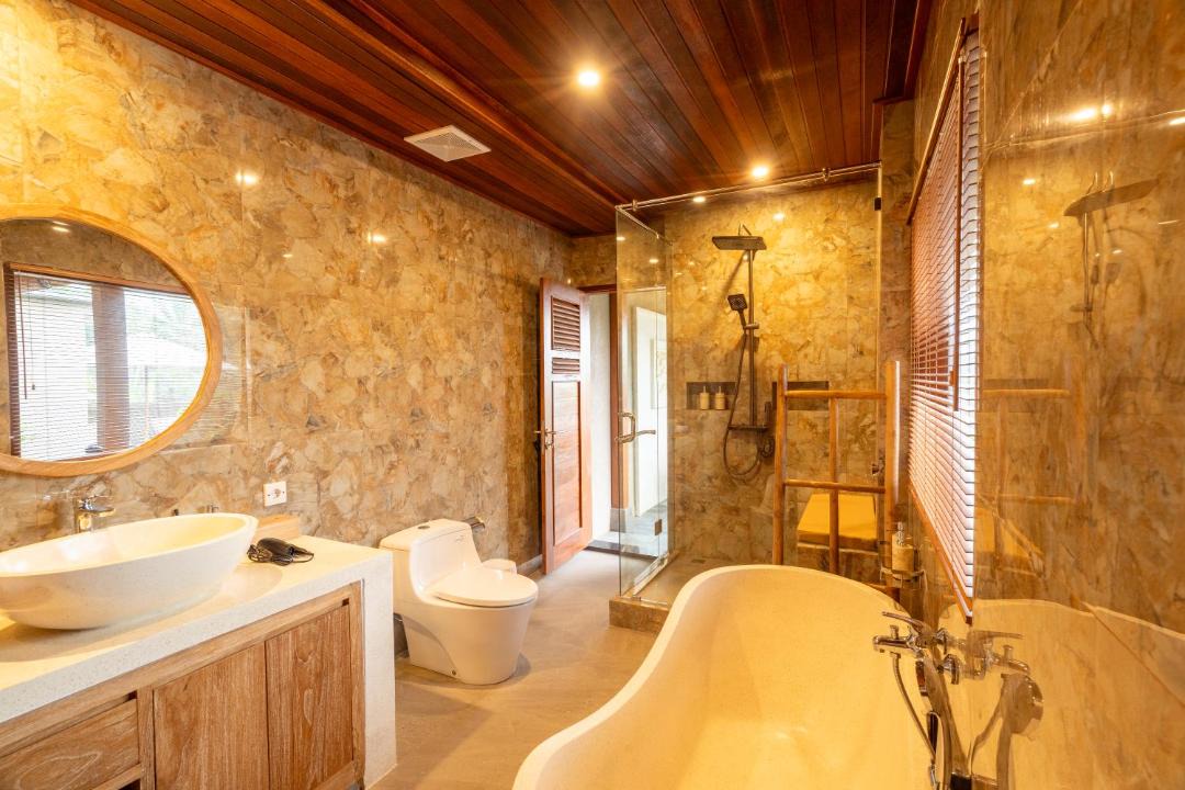 Photo of Bathroom in Sambahan