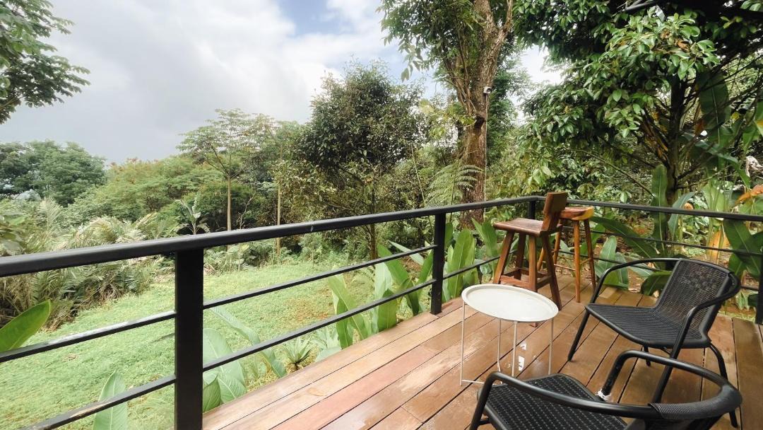 Photo of Patio Balcony in Cisarua