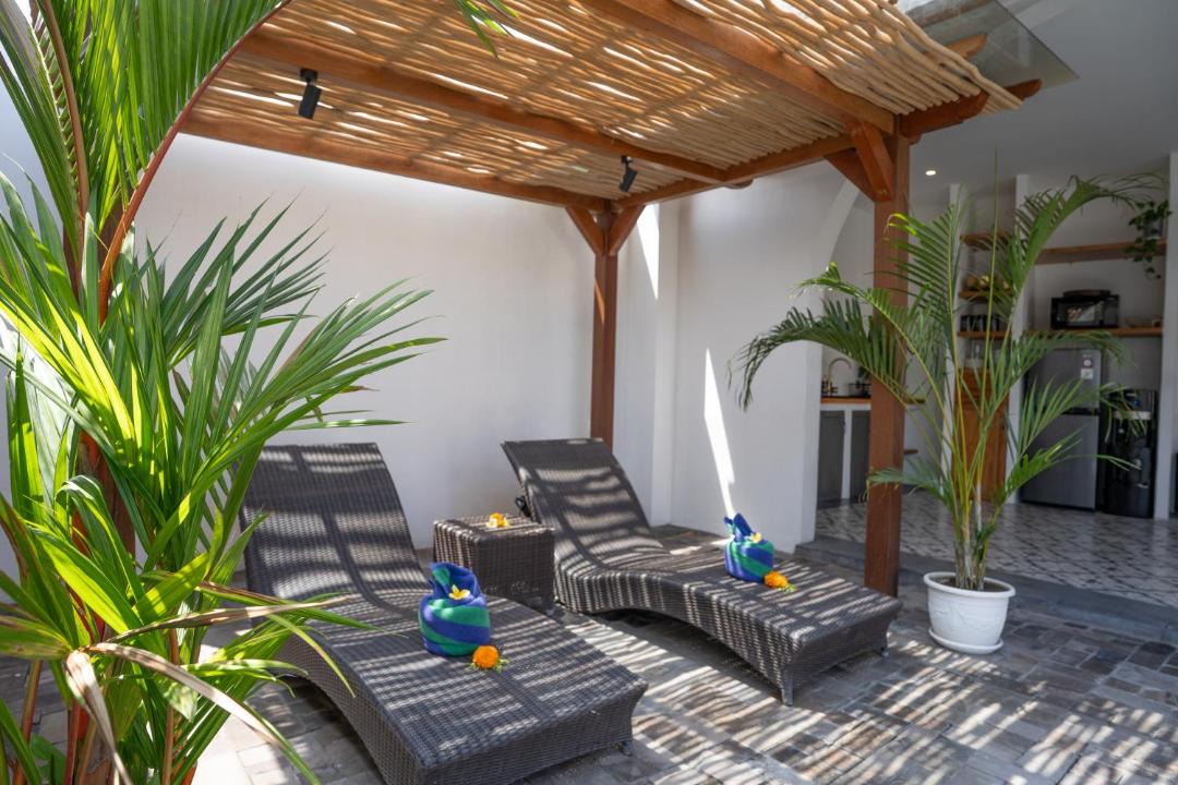 Photo of Patio Balcony in Sunset Road