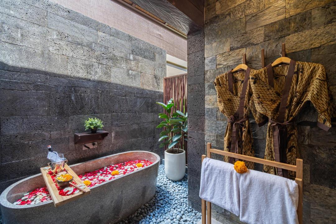 Photo of Bathroom in Kartika Plaza