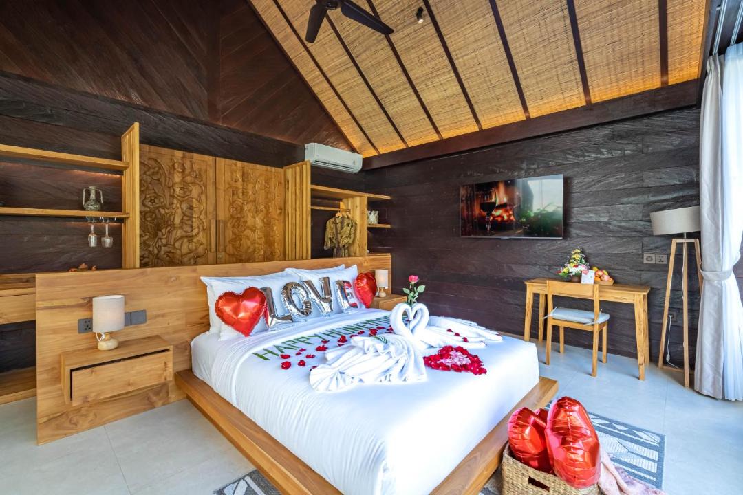 Photo of Bedroom in Kartika Plaza