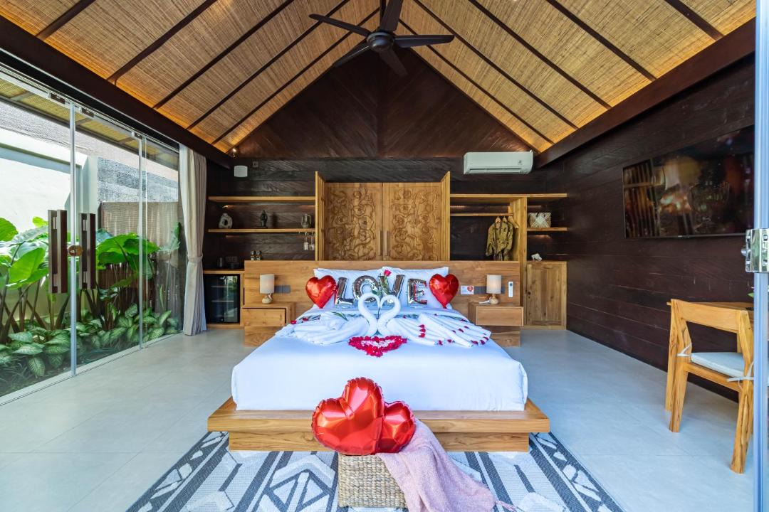 Photo of Bedroom in Kartika Plaza