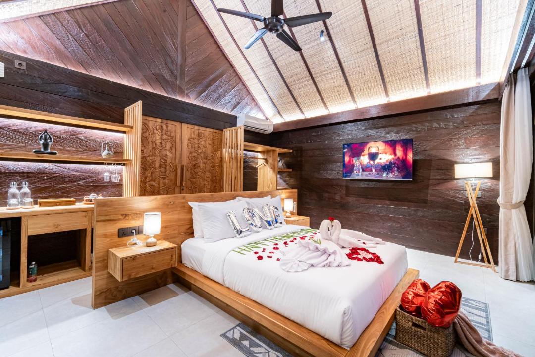 Photo of Bedroom in Kartika Plaza