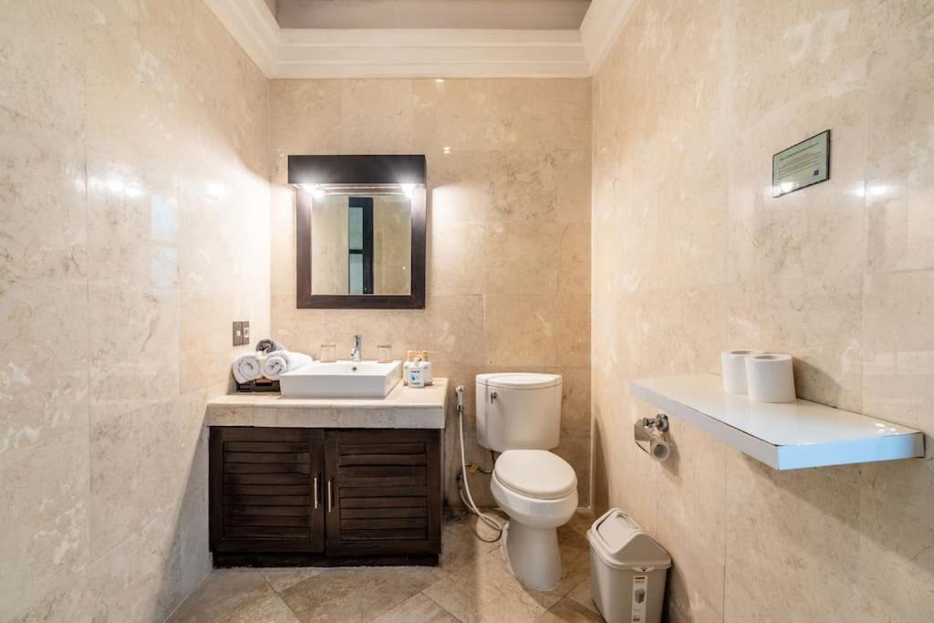 Photo of Bathroom in Petitenget