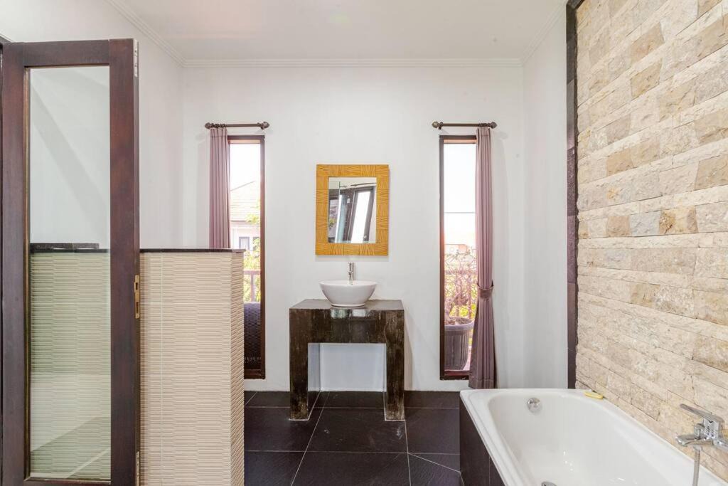 Photo of Bathroom in Mumbul