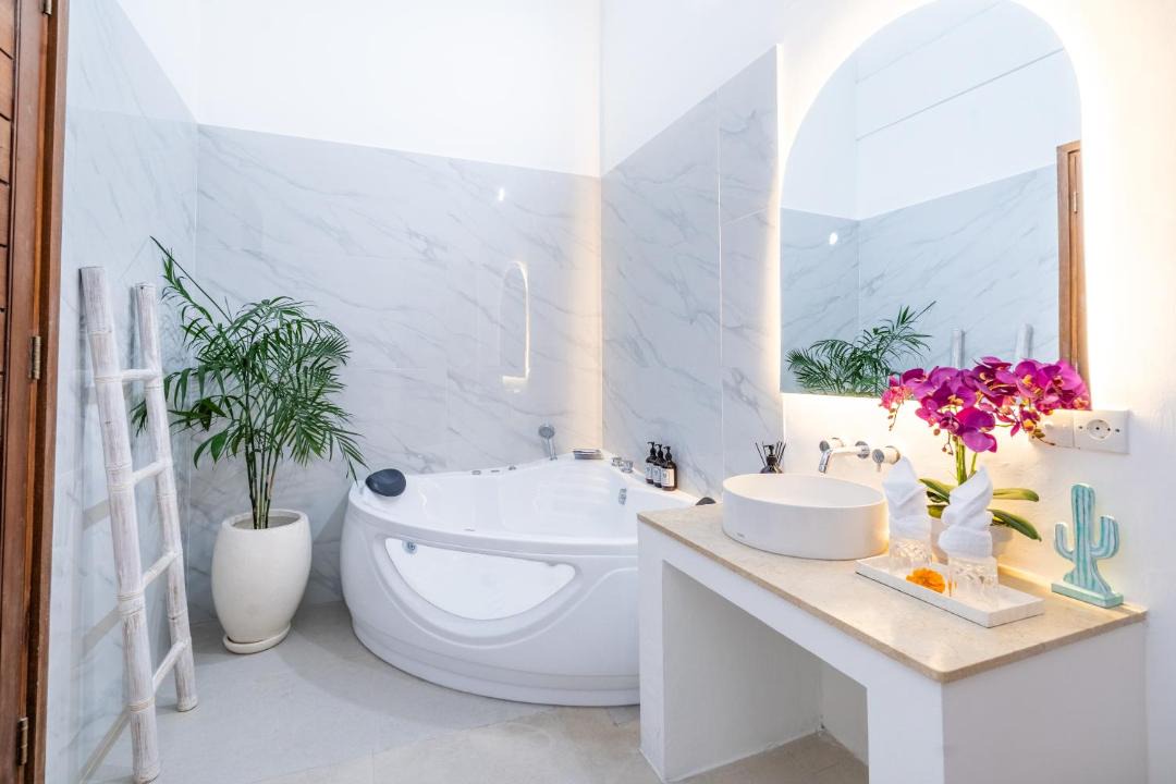 Photo of Bathroom in Sunset Road