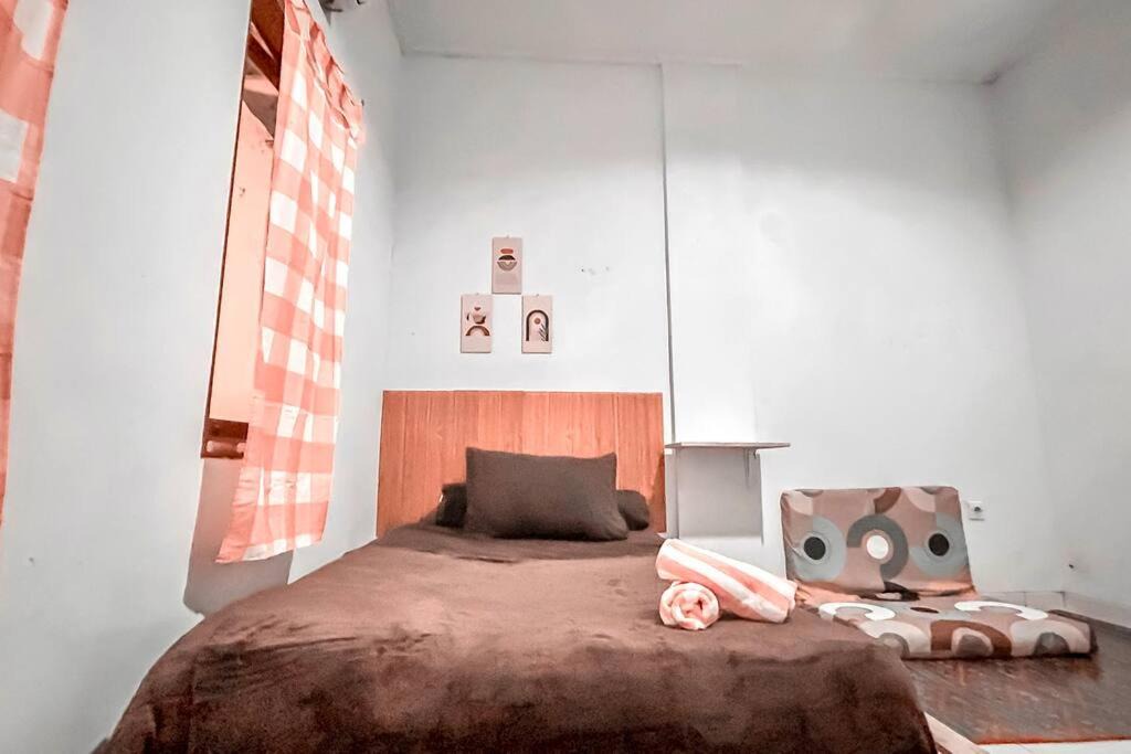 Photo of Bedroom in Sunset Road