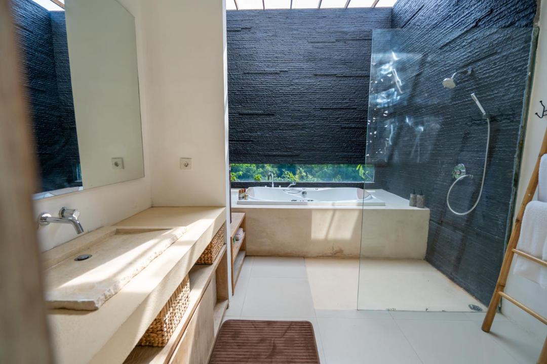 Photo of Bathroom in Mumbul