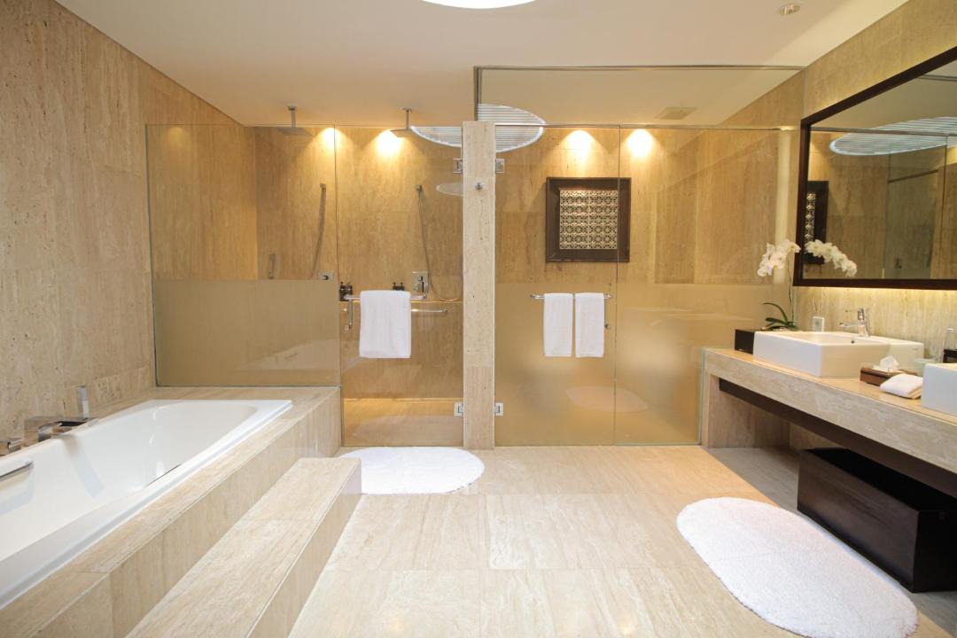 Photo of Bathroom in Kartika Plaza