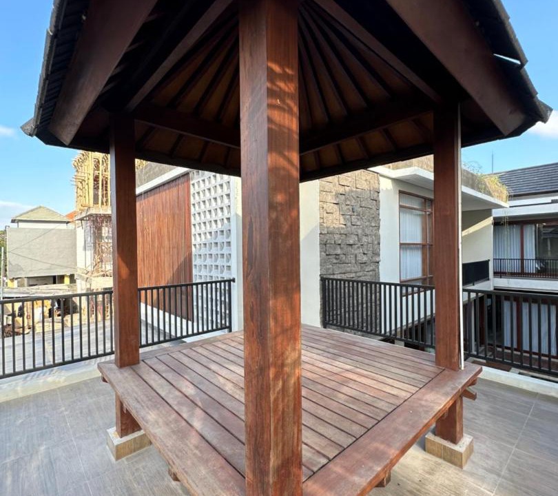 Photo of Patio Balcony in Sunset Road