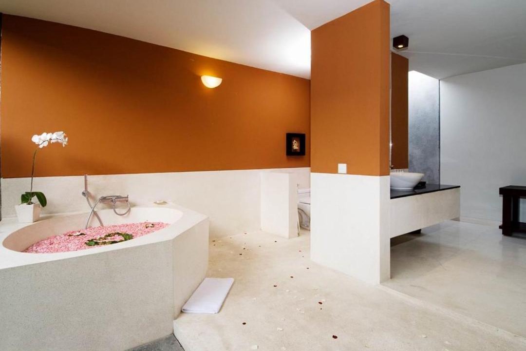 Photo of Bathroom in Sunset Road