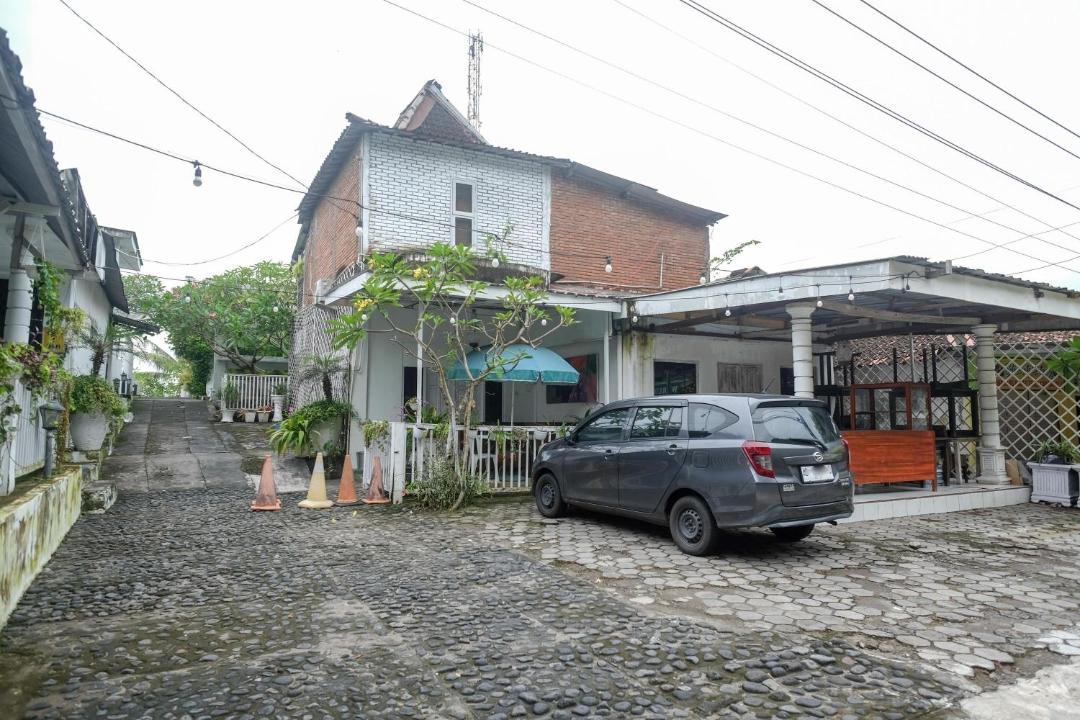 Photo of Others in Kretek