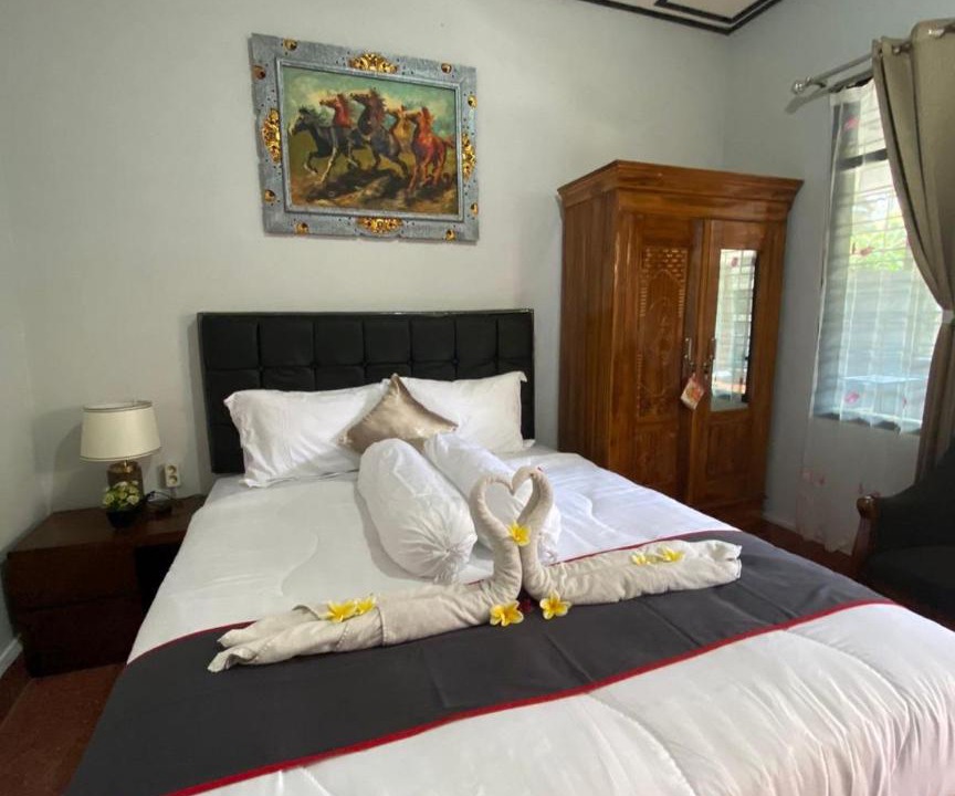 Photo of Bedroom in Kartika Plaza