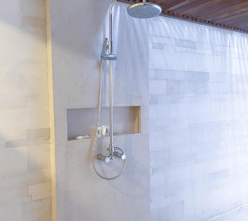 Photo of Bathroom in Kartika Plaza