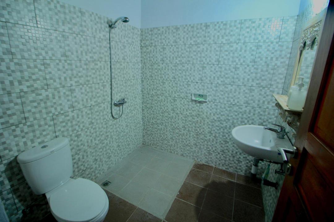 Photo of Bathroom in Babakan