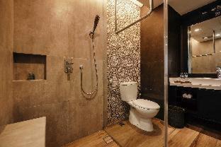 Photo of Bathroom in Kartika Plaza
