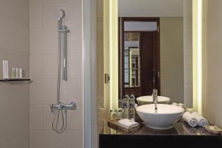 Photo of Bathroom in Sunset Road