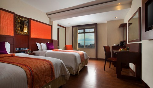 Deluxe Room, 2 Twin Beds, Bathtub, City View