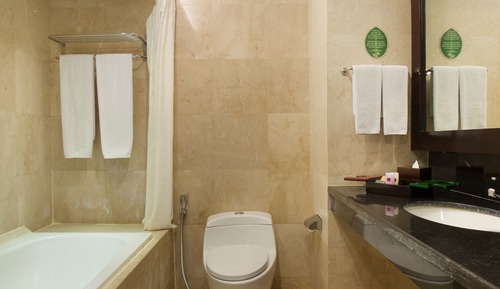 Deluxe Room, 2 Twin Beds, Balcony, Pool View