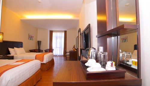Deluxe Room, 2 Twin Beds, Smoking, Garden View