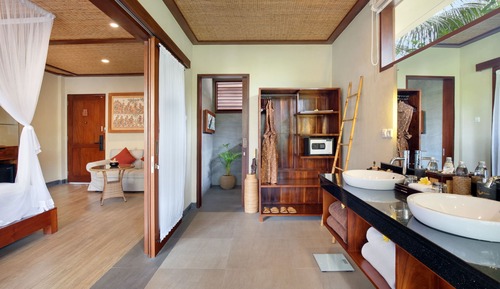 Suite with Twin Beds