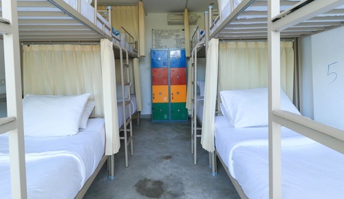 Shared Dormitory, Women only