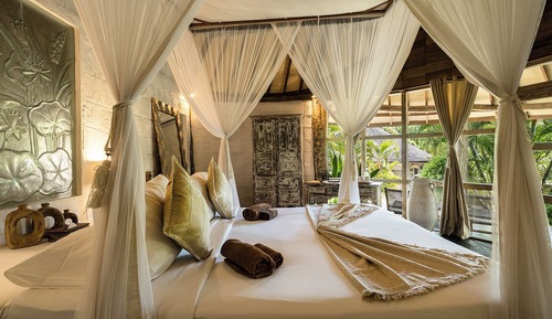 Pool Side Lodges