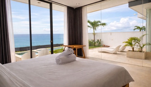 Luxury 2 Bedroom with Private Pool & Direct Ocean View