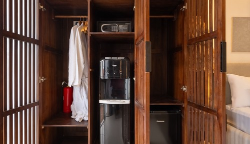 Suite, 1 King Bed, Kitchen