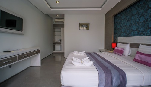 Deluxe Room, Pool View