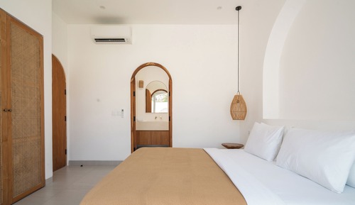 Deluxe Villa, 2 Bedrooms, Balcony, Pool View