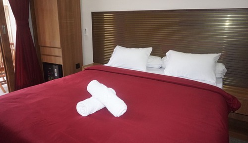 Basic Double Room, Garden View