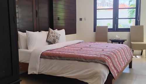 Deluxe Room, Pool Access