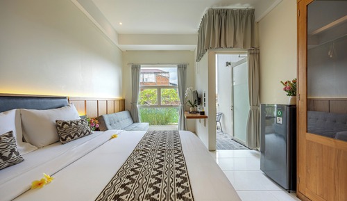 Executive Suite, Balcony