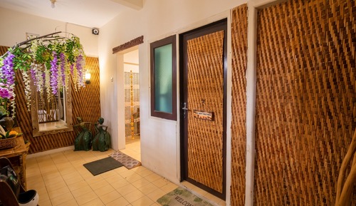 Economy Room