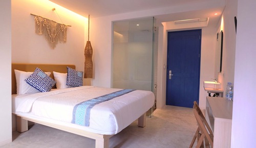 Deluxe Queen Room