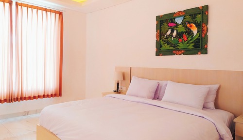 Suite with Mountain View