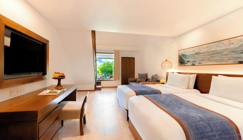 Deluxe Family Room
