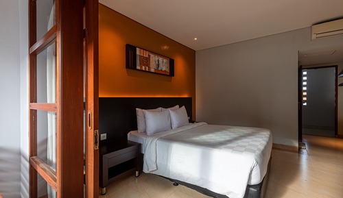 Deluxe Room, Pool View