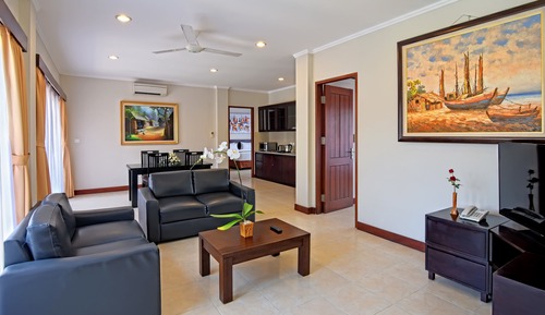 Deluxe Two-Bedroom Apartment