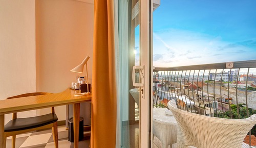 Deluxe Room, Connecting Rooms, Pool View (Two Rooms)