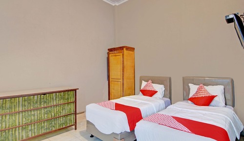 Standard Twin Room